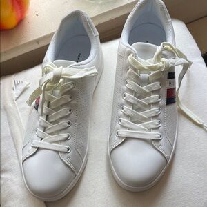 Tommy Hilfiger Women's White and Navy Sneakers
